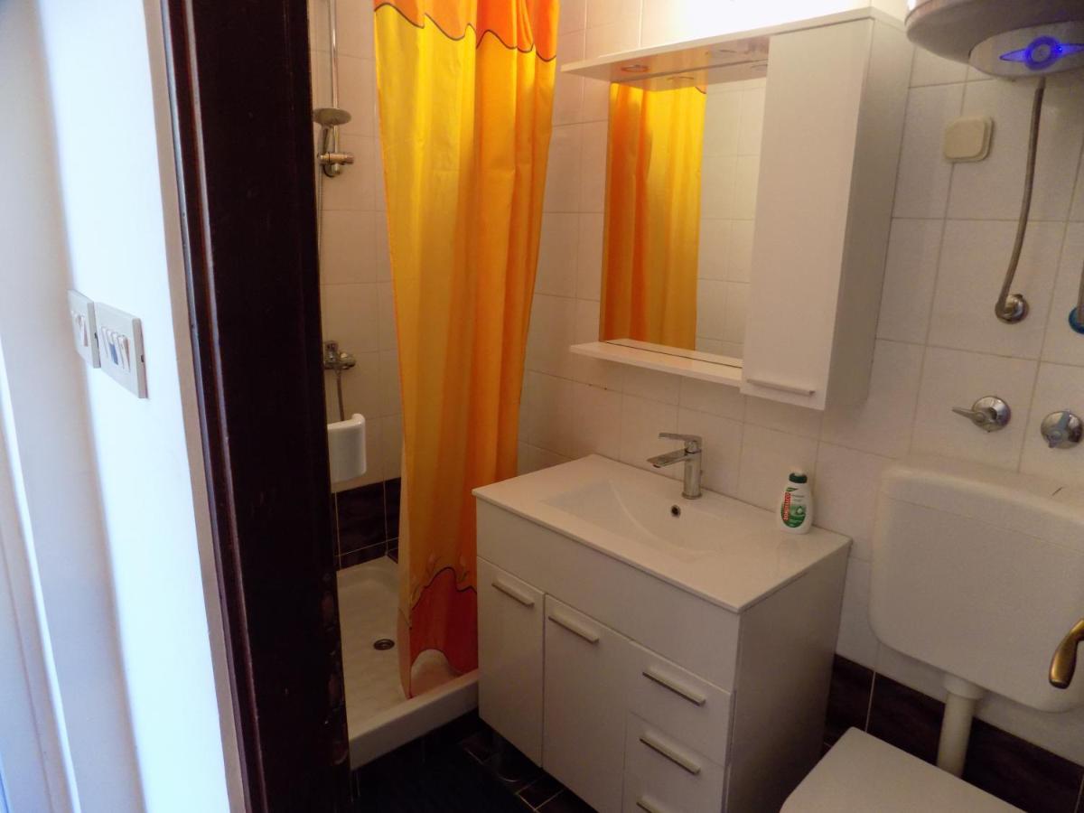 Oriella Apartmans And Room Novigrad Istria Exterior foto